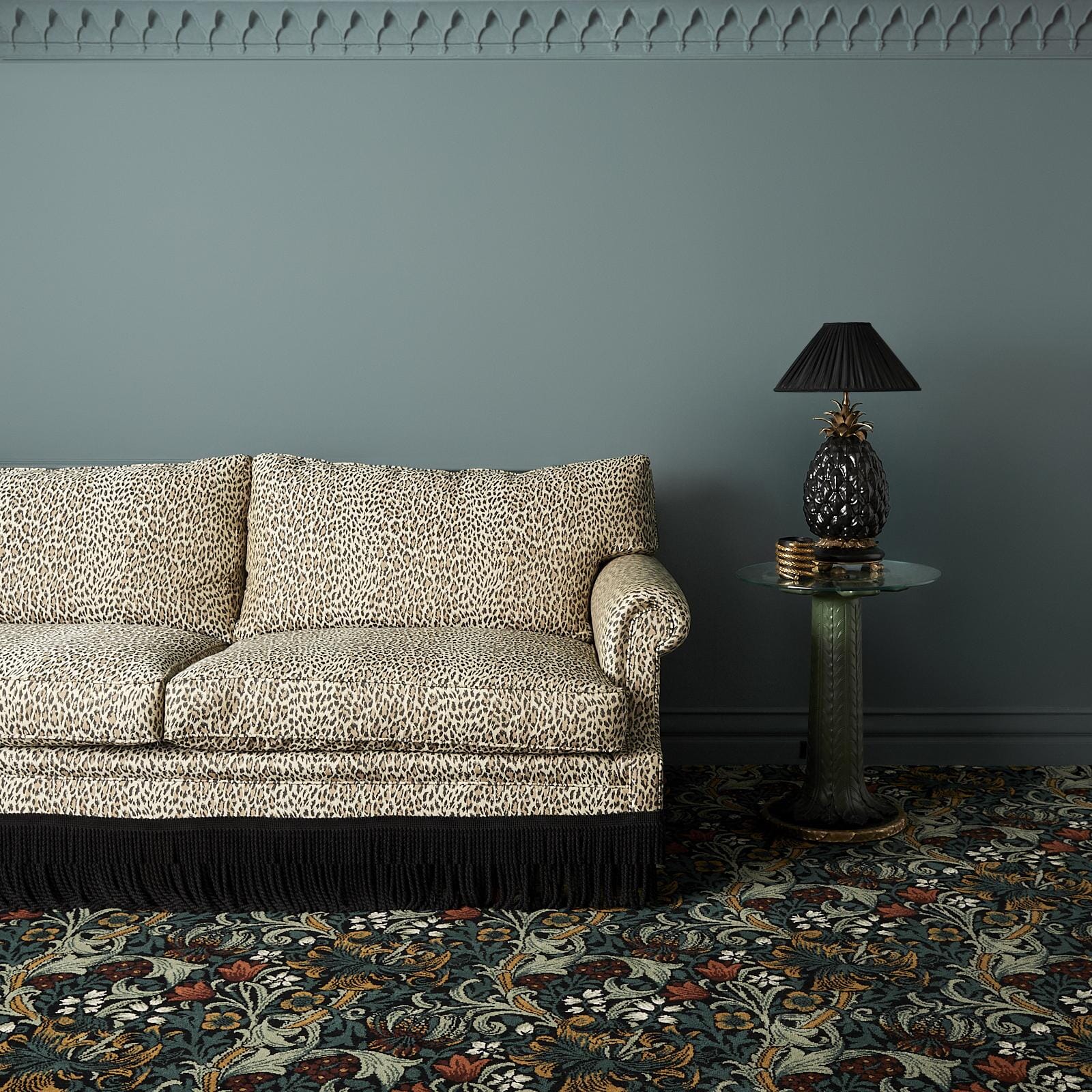 GOLDEN LILY Carpet - Midnight