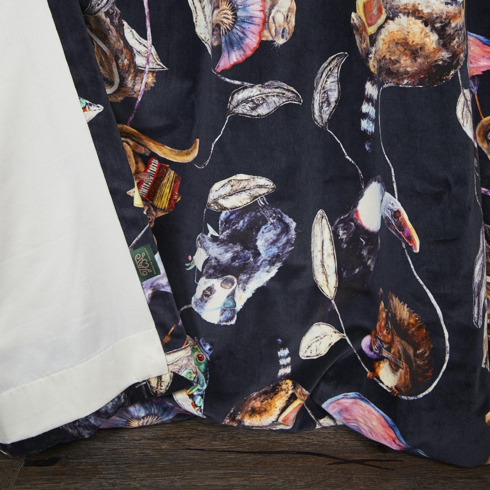 HACKNEY EMPIRE Velvet Curtain - Midnight