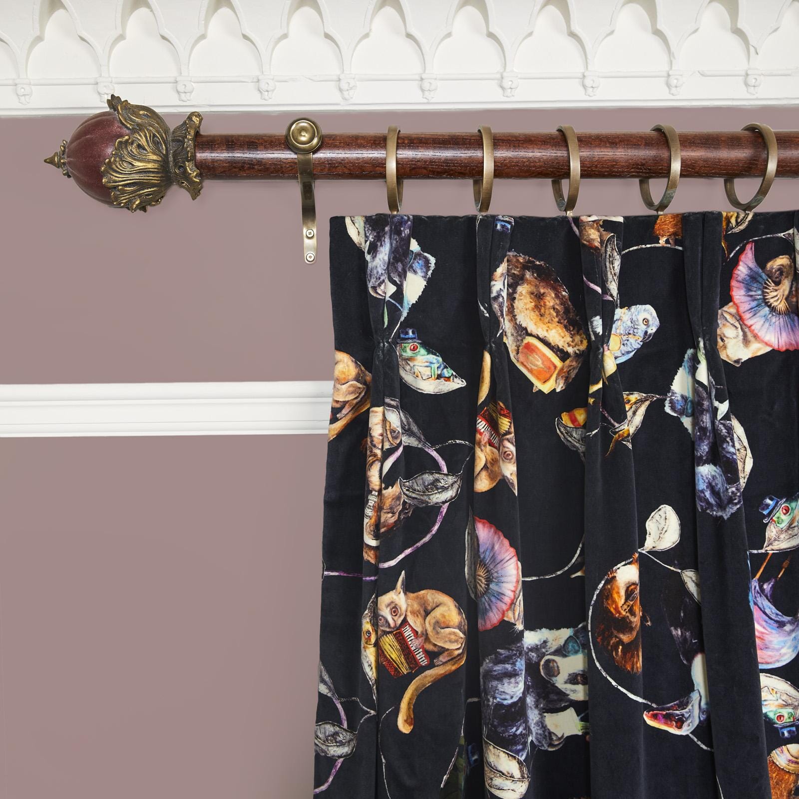 HACKNEY EMPIRE Velvet Curtain - Midnight