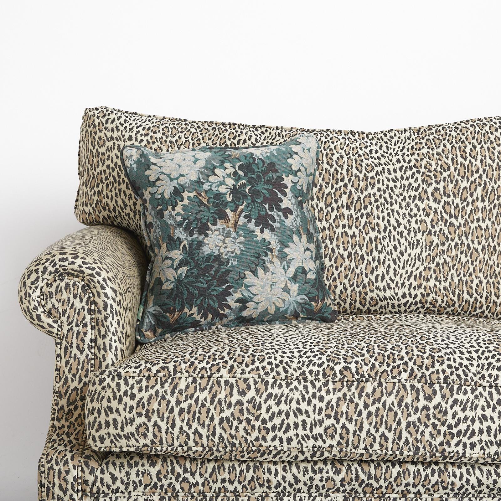 SILVA Medium Piped Jacquard Cushion - Cerulean