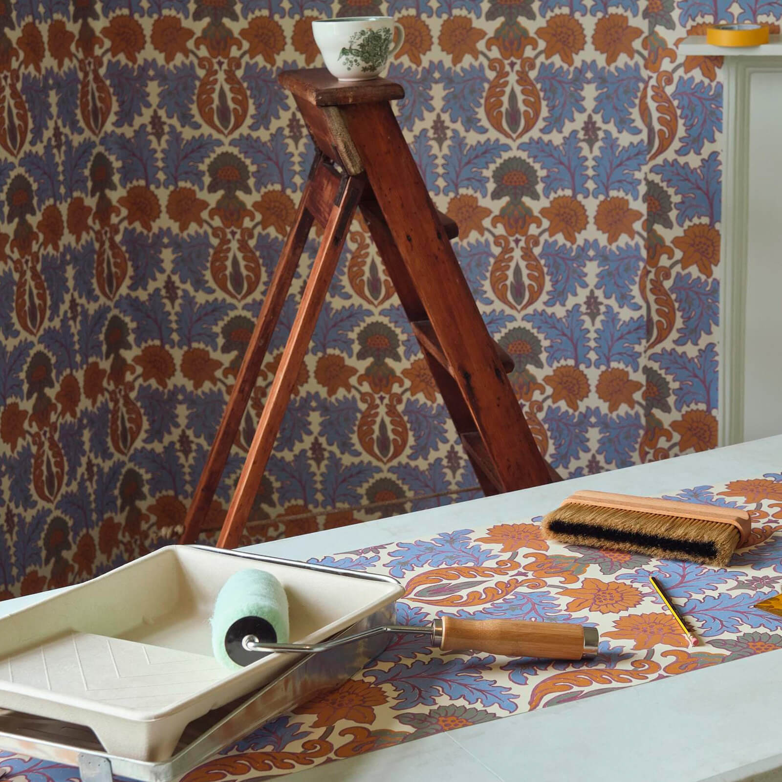HOW TO HANG WALLPAPER