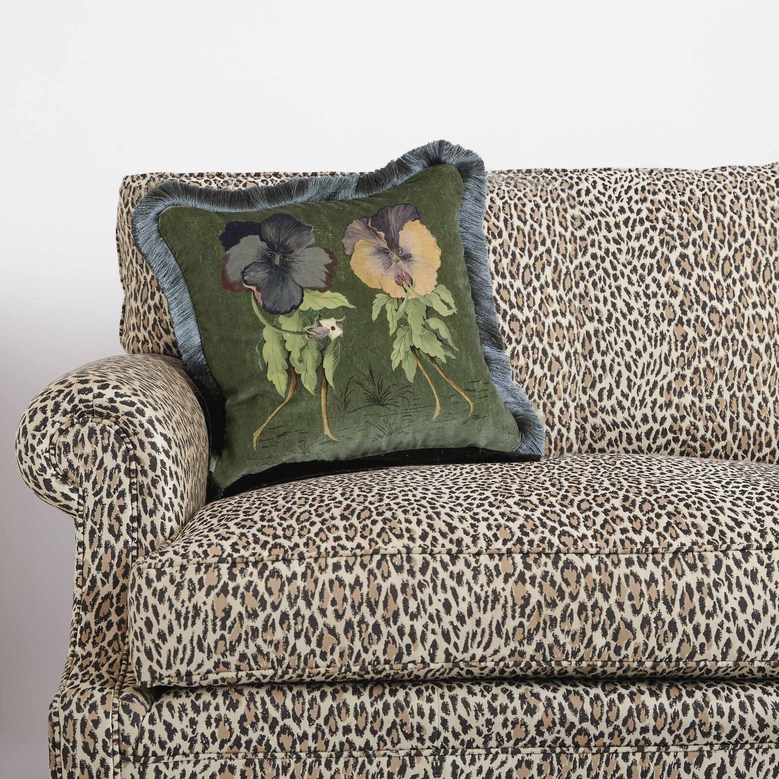 LOVE LETTER Velvet Medium Fringed Cushion - Verde