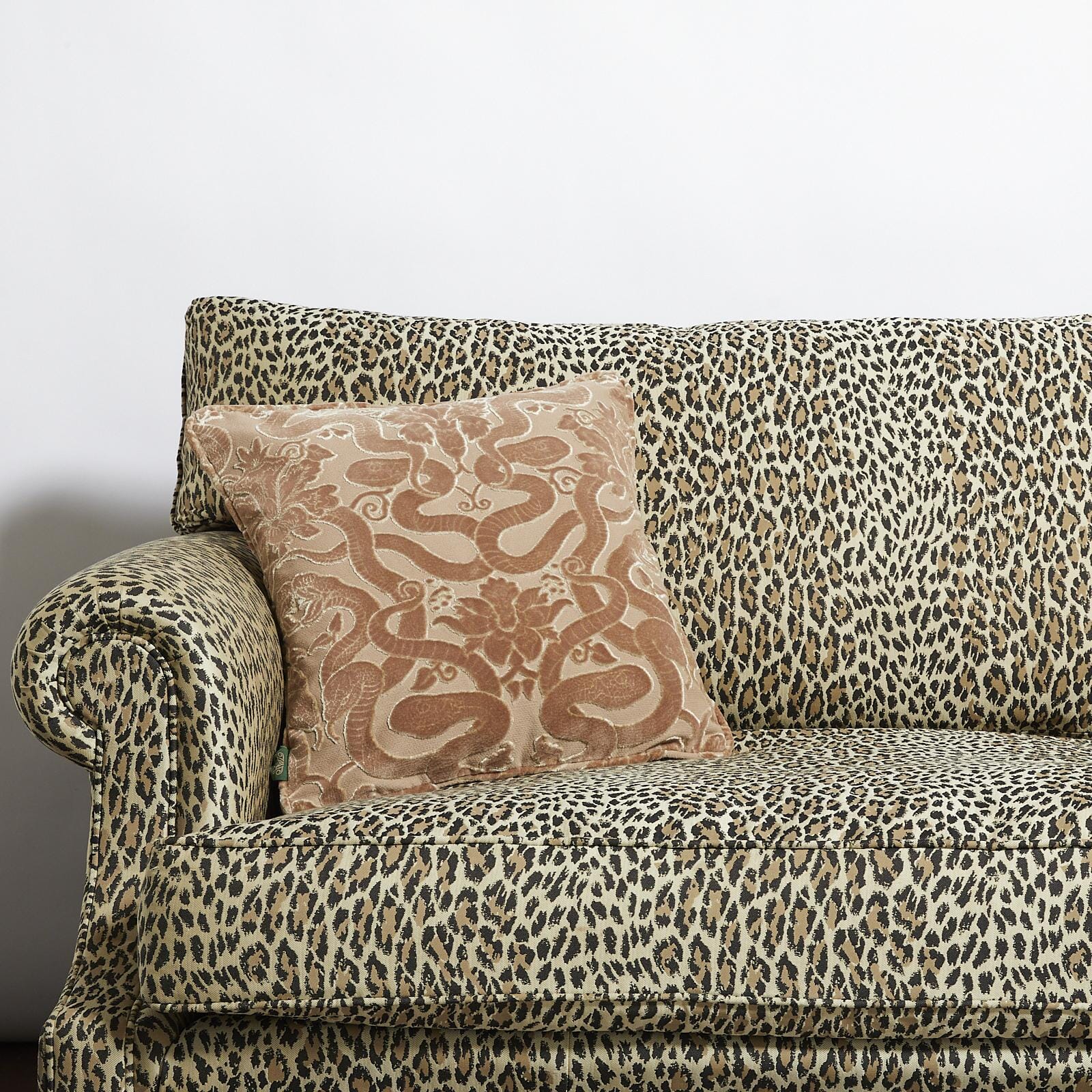 ANACONDA Medium Cut-Velvet Cushion - Dusky Pink