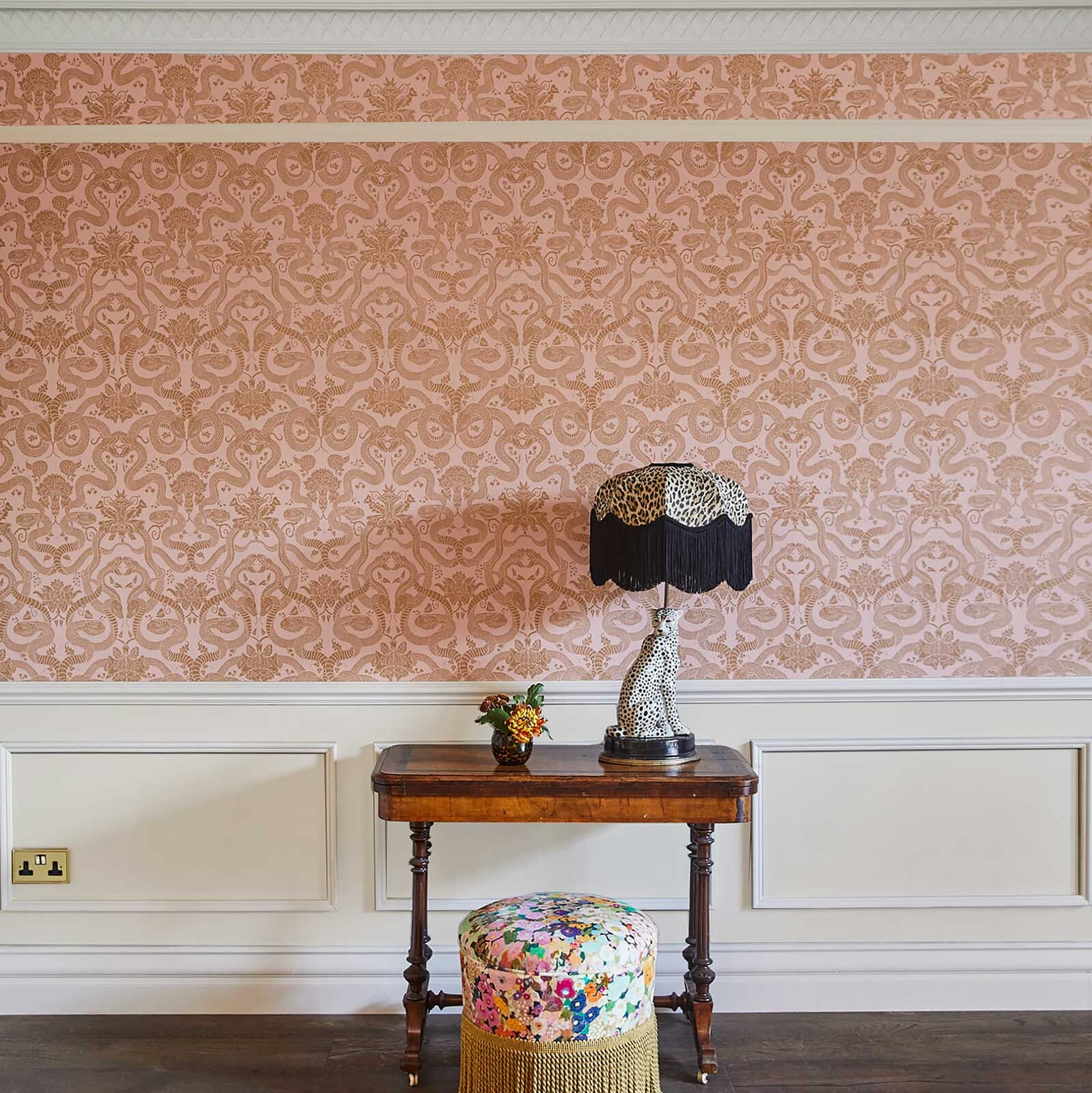 ANACONDA Traditional Wallpaper - Dusky Pink