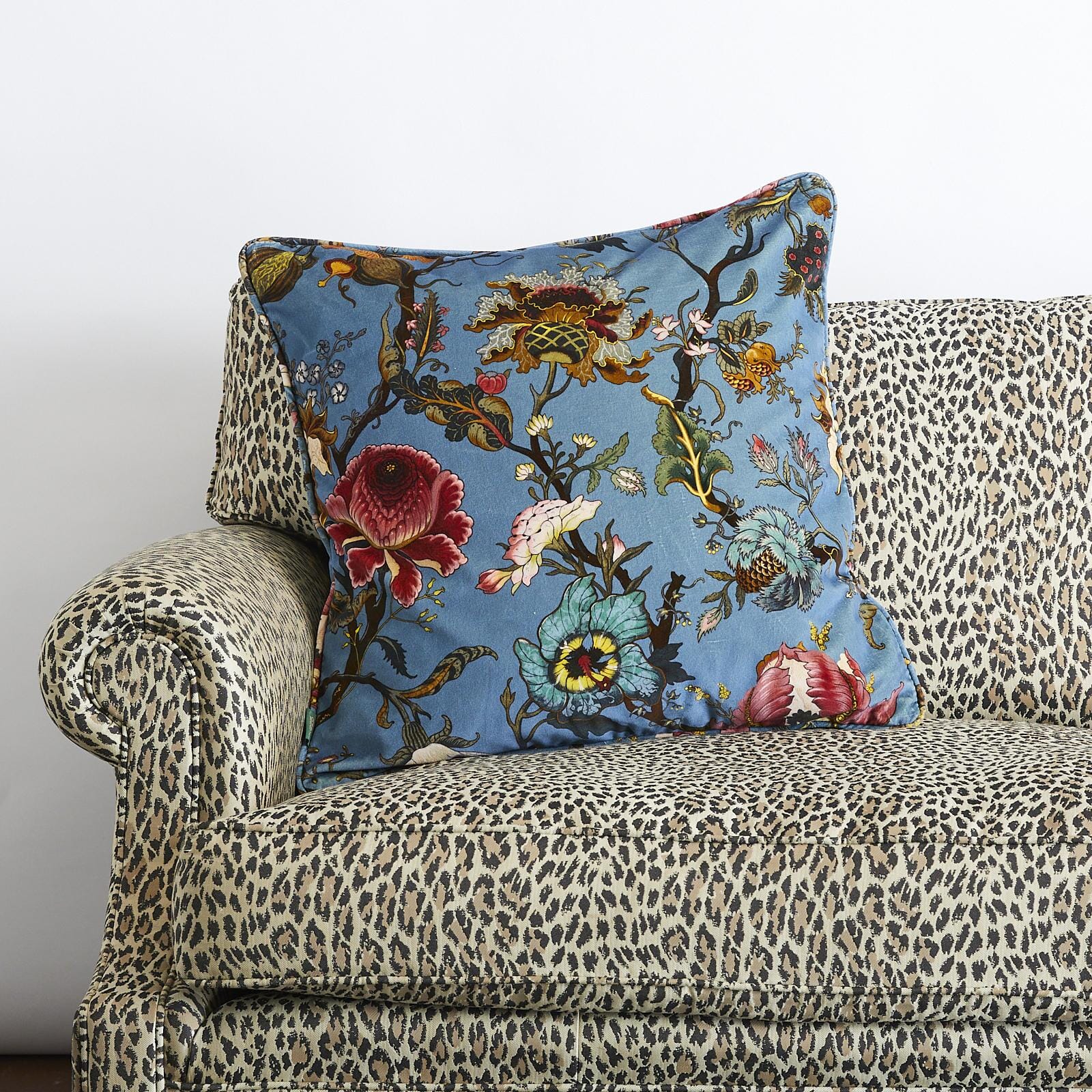 ARTEMIS Large Velvet Cushion - Azure