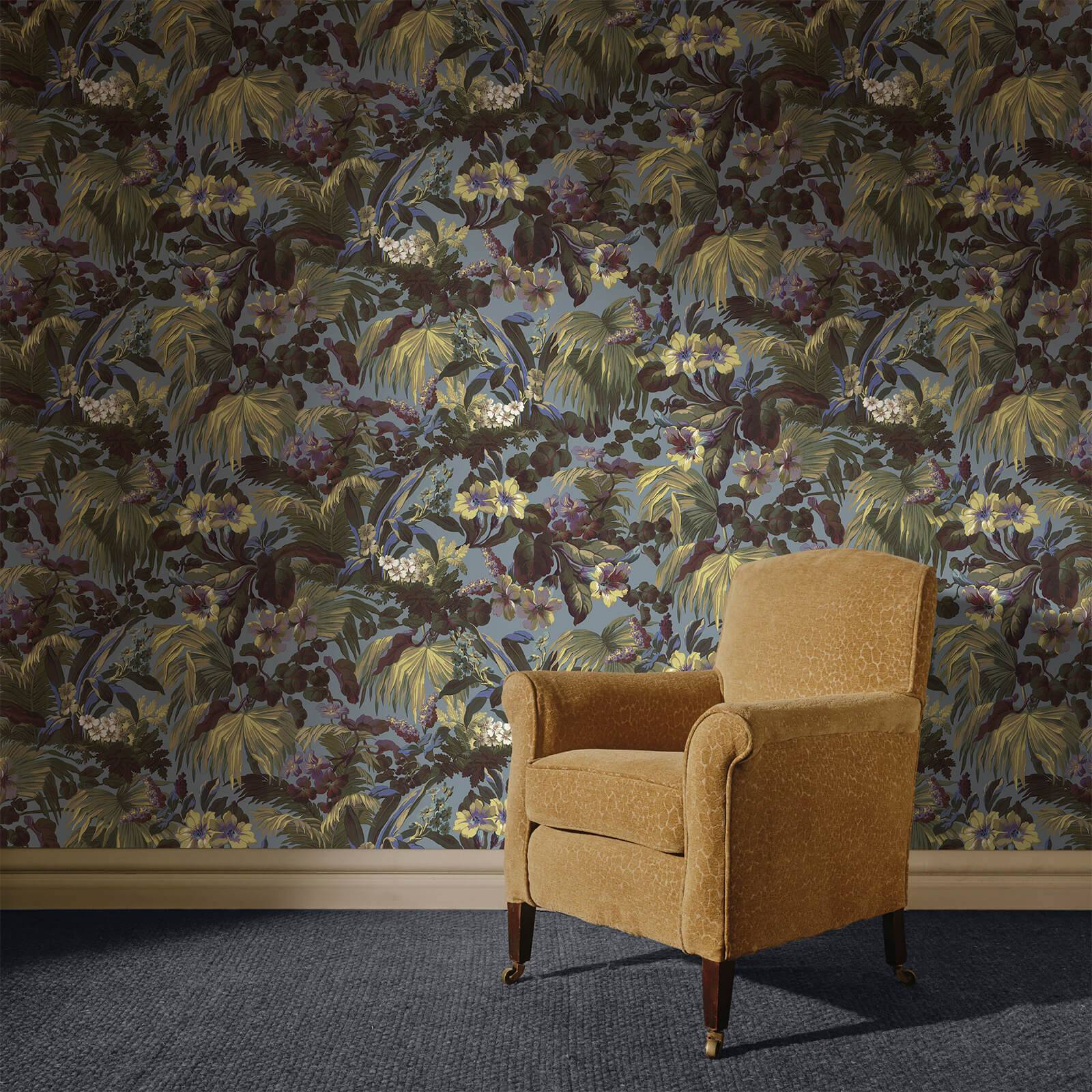 a chair in a room