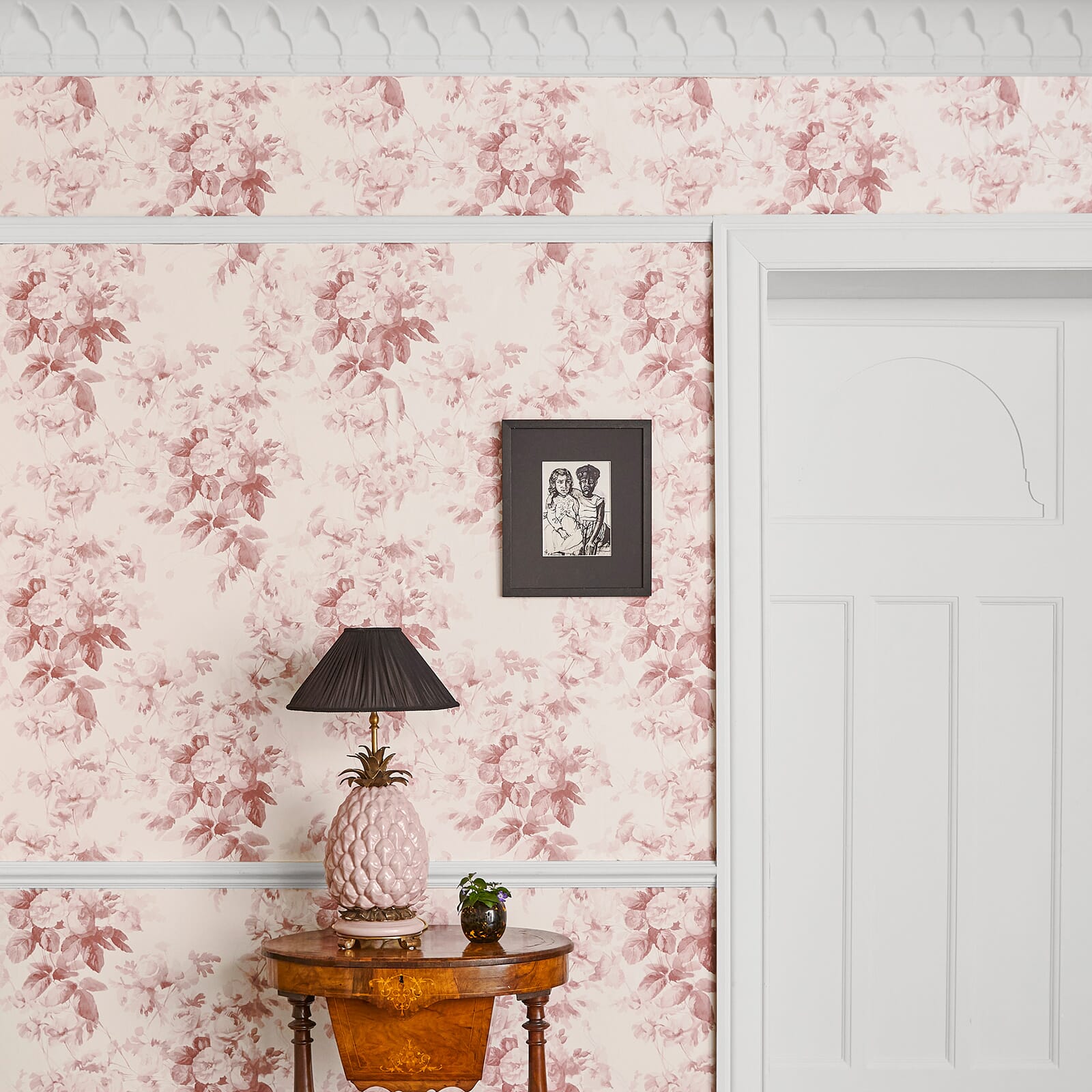 LONDON ROSE Traditional Wallpaper - Blush