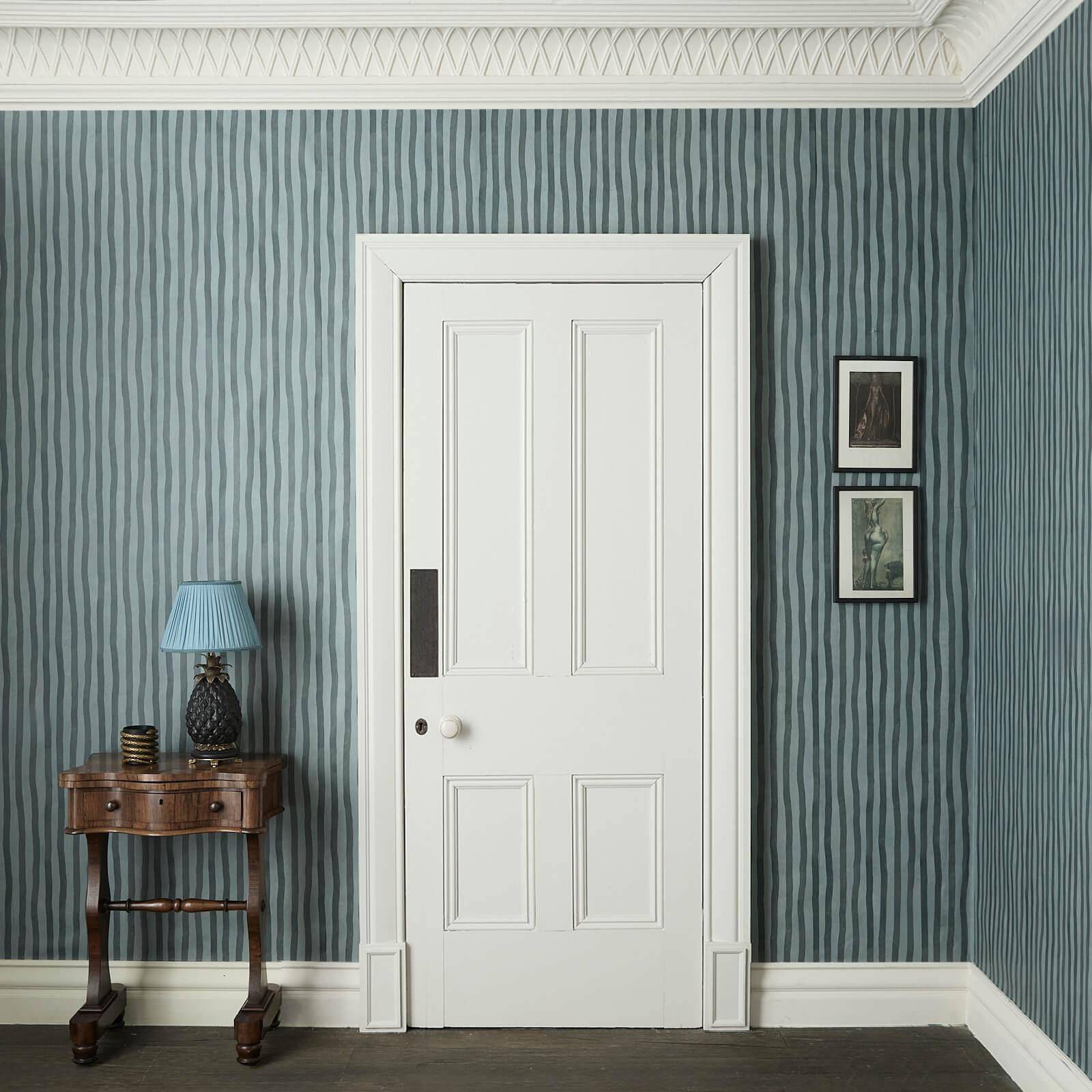 ARTIST'S STRIPE Wallpaper - Apatite
