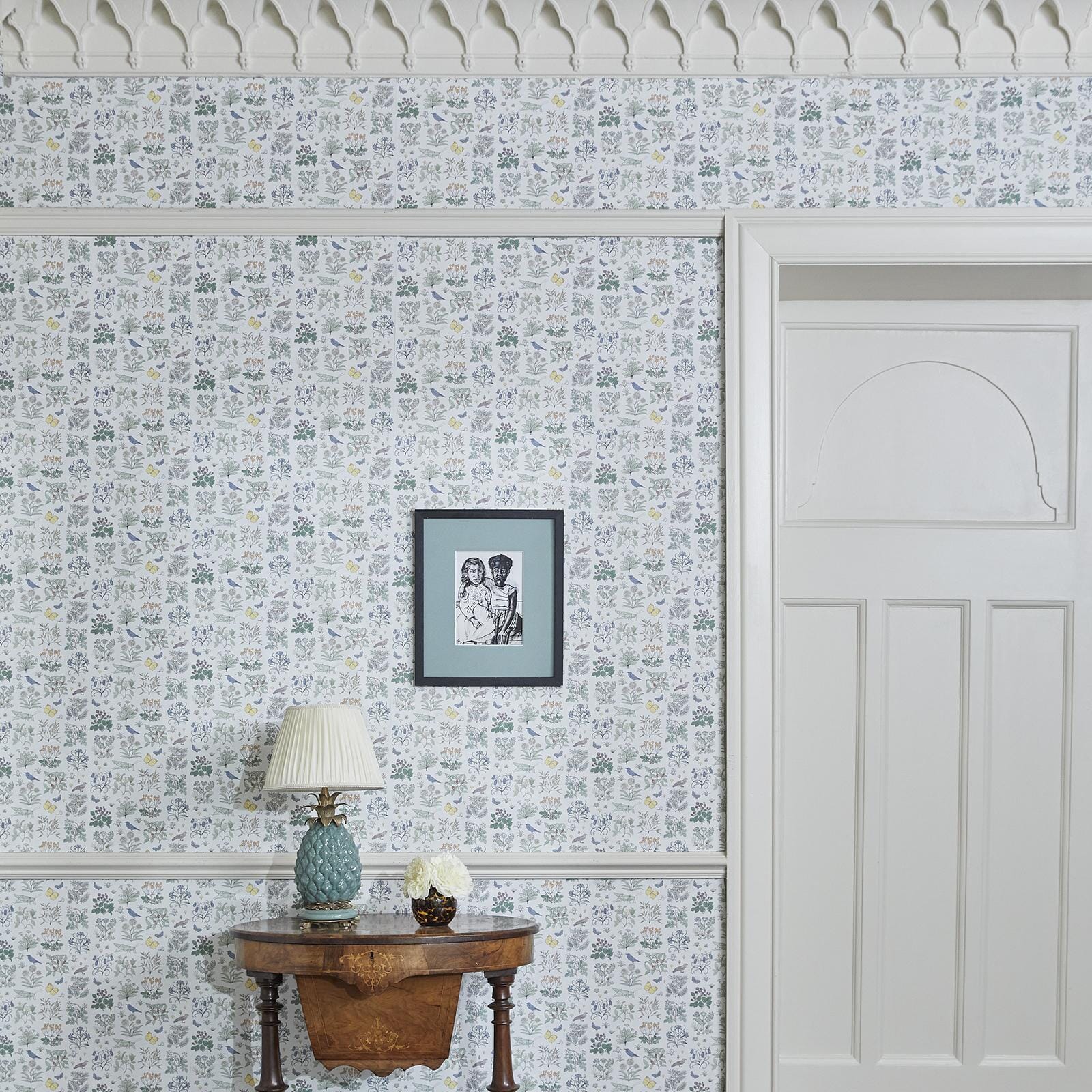 VOYSEY'S GARDEN Wallpaper - Off White
