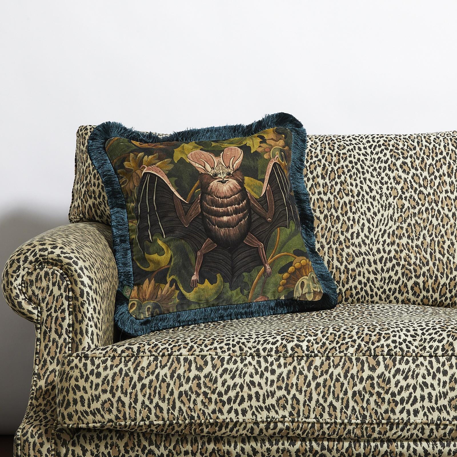 House of Hackney アンソロポロジー アニマル マルチカバー GOLDEN LILY AMPHIBIA Fringed Velvet Cushion - Euphorbia – House of